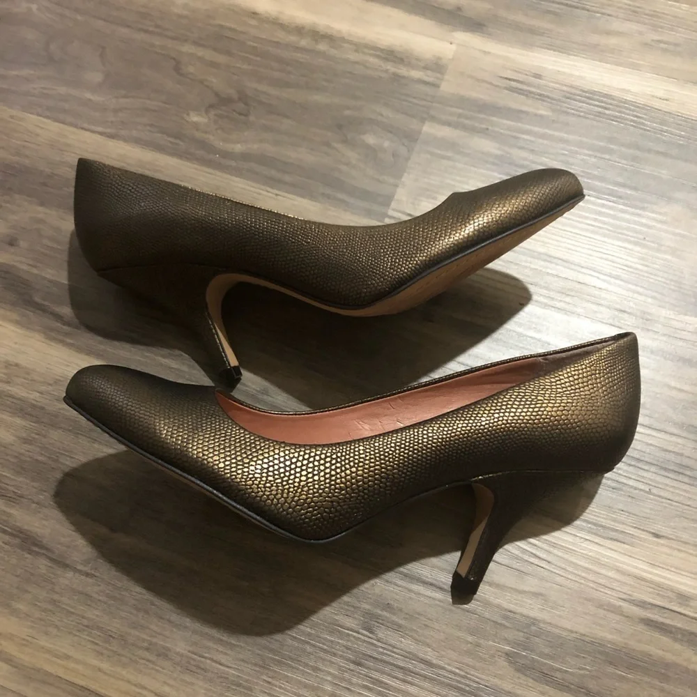 Vince Camuto Bronze heels